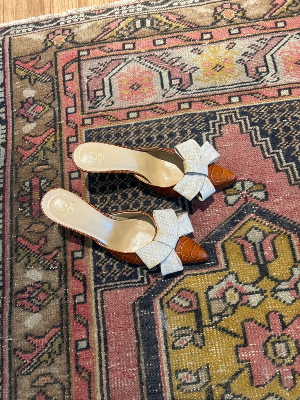Brother Cognac Croc-Embossed Pointed-Toe Kitten Heels with Cream Bow - Picture 4 of 6
